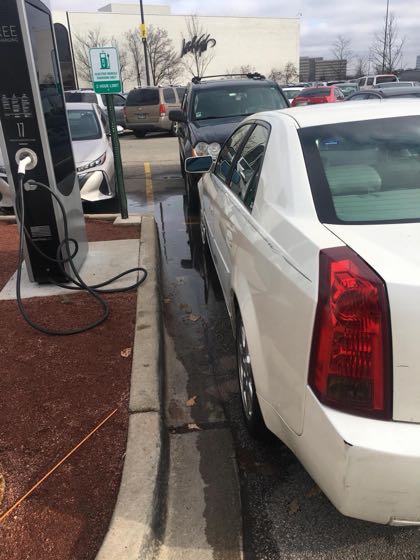 EV charger at Oakbrook Center - Macy's