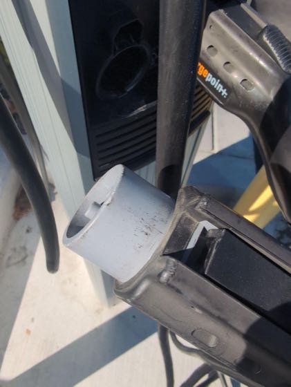 EV charger at Amazon Fresh (1)