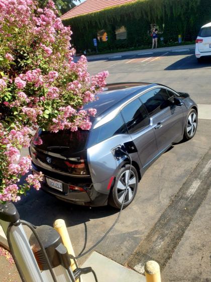 EV charger at Tehachapi City Hall