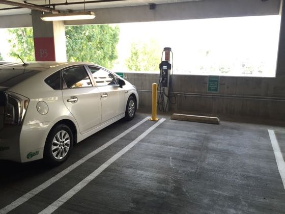 EV charger at 400 Corporate Pointe
